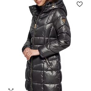 Brand new worn for 30 minutes - size medium Guess puffer coat.